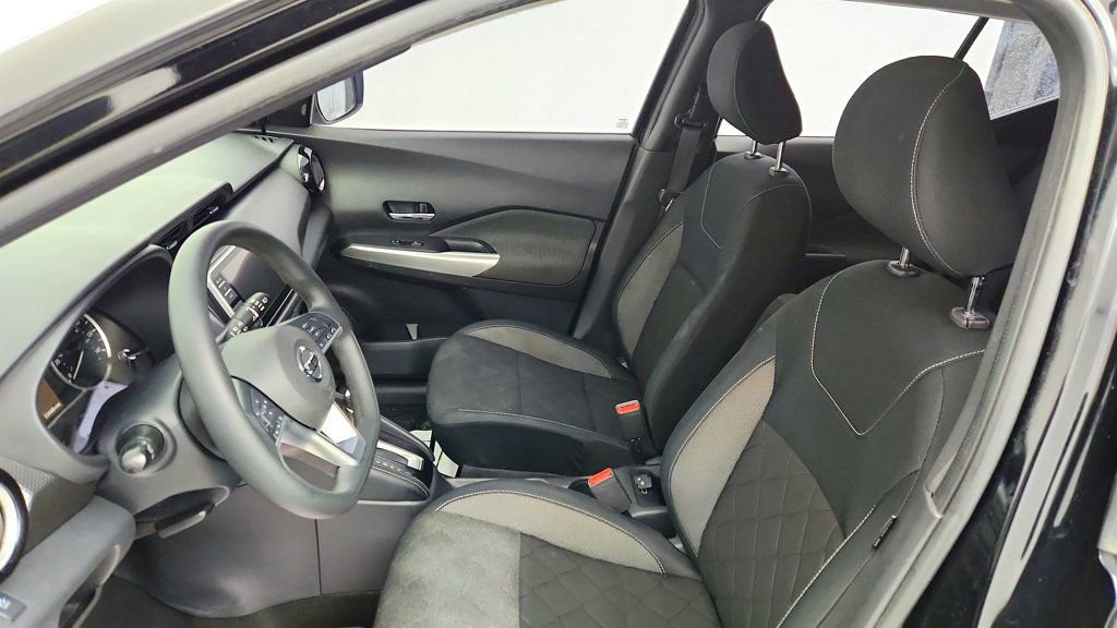 Used 2019 Nissan Kicks SV FWD image 19