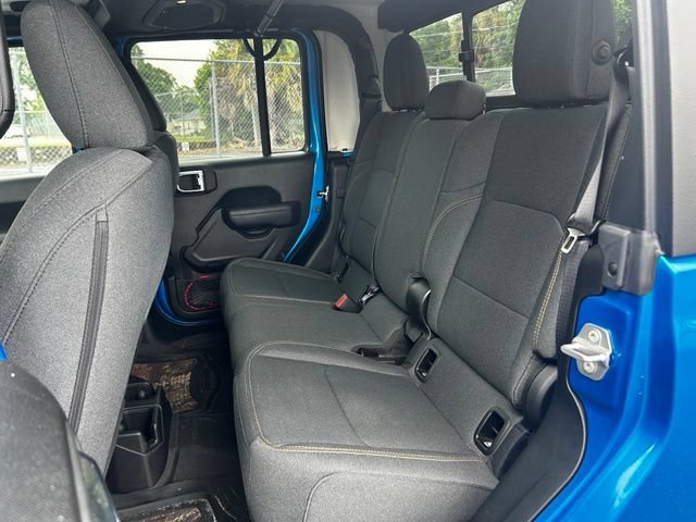 Used 2025 Jeep Gladiator Sport AWD/4WD image 17