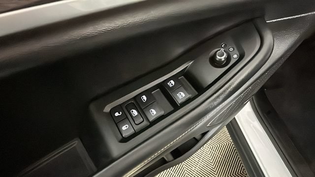 Used 2023 Jeep Grand Cherokee 4WD 4xe image 10