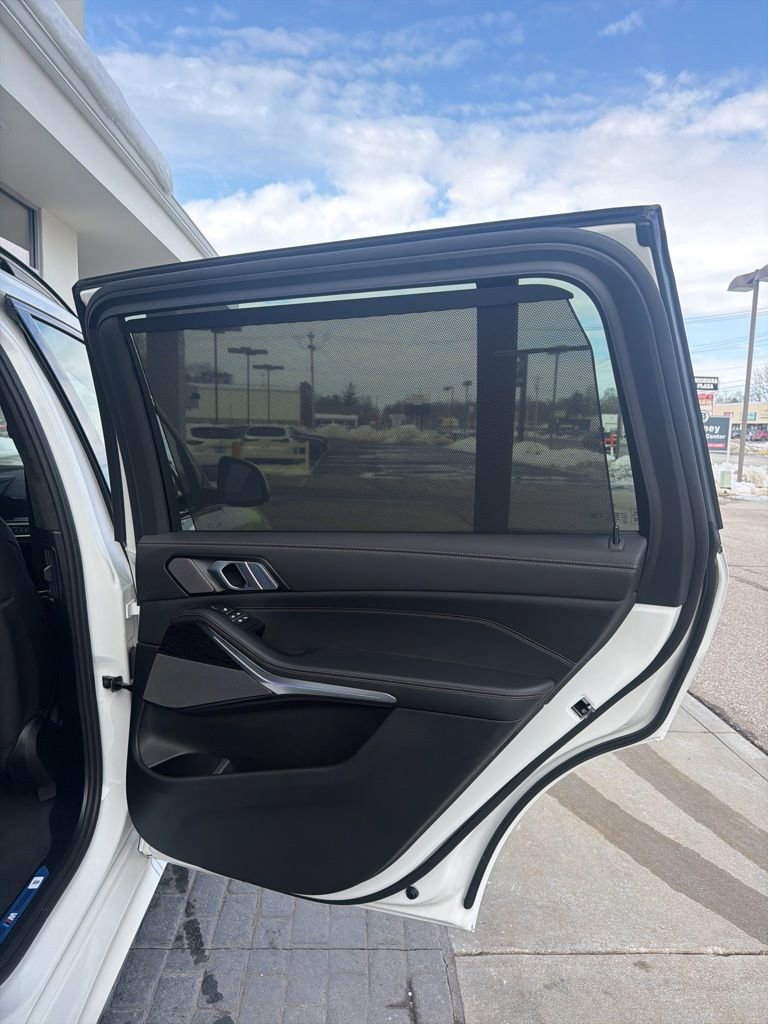 New 2026 BMW X7 xDrive40i w/ M Sport Package image 16