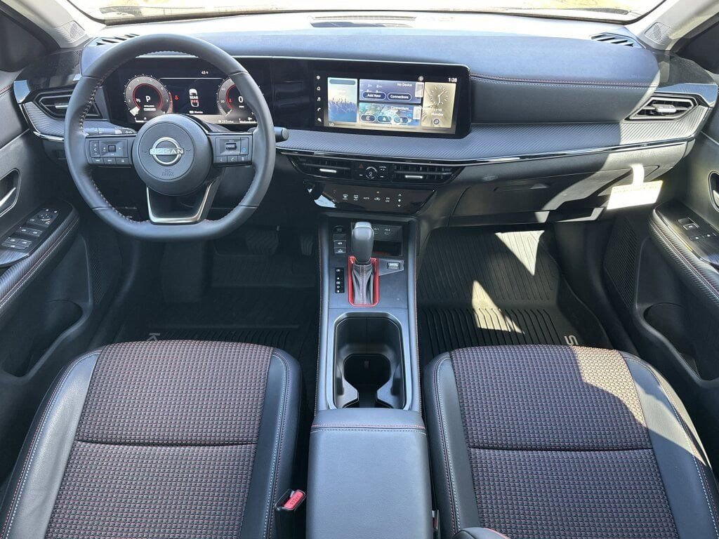 New 2025 Nissan Kicks SR FWD video 2