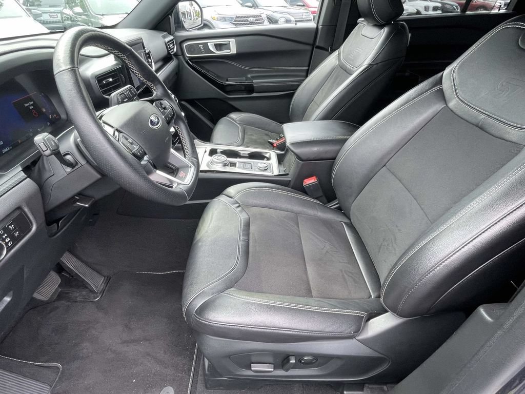 Used 2023 Ford Explorer ST w/ ST Street Pack AWD/4WD image 19