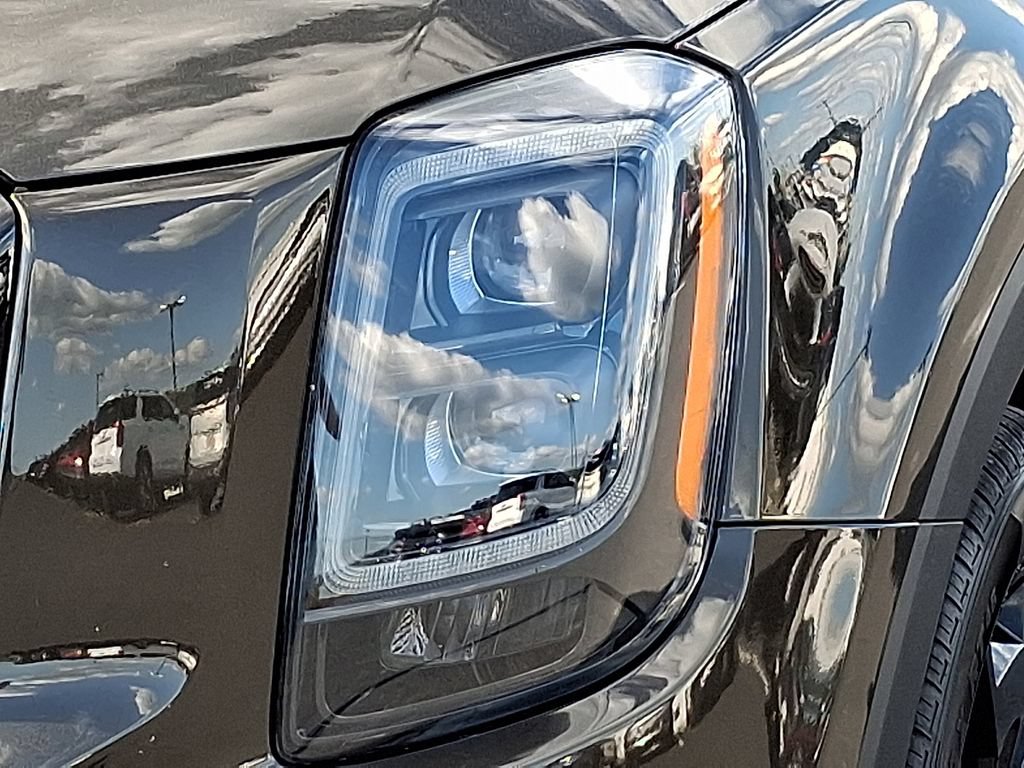 Certified 2022 Kia Telluride SX w/ Nightfall Edition Package AWD/4WD image 9