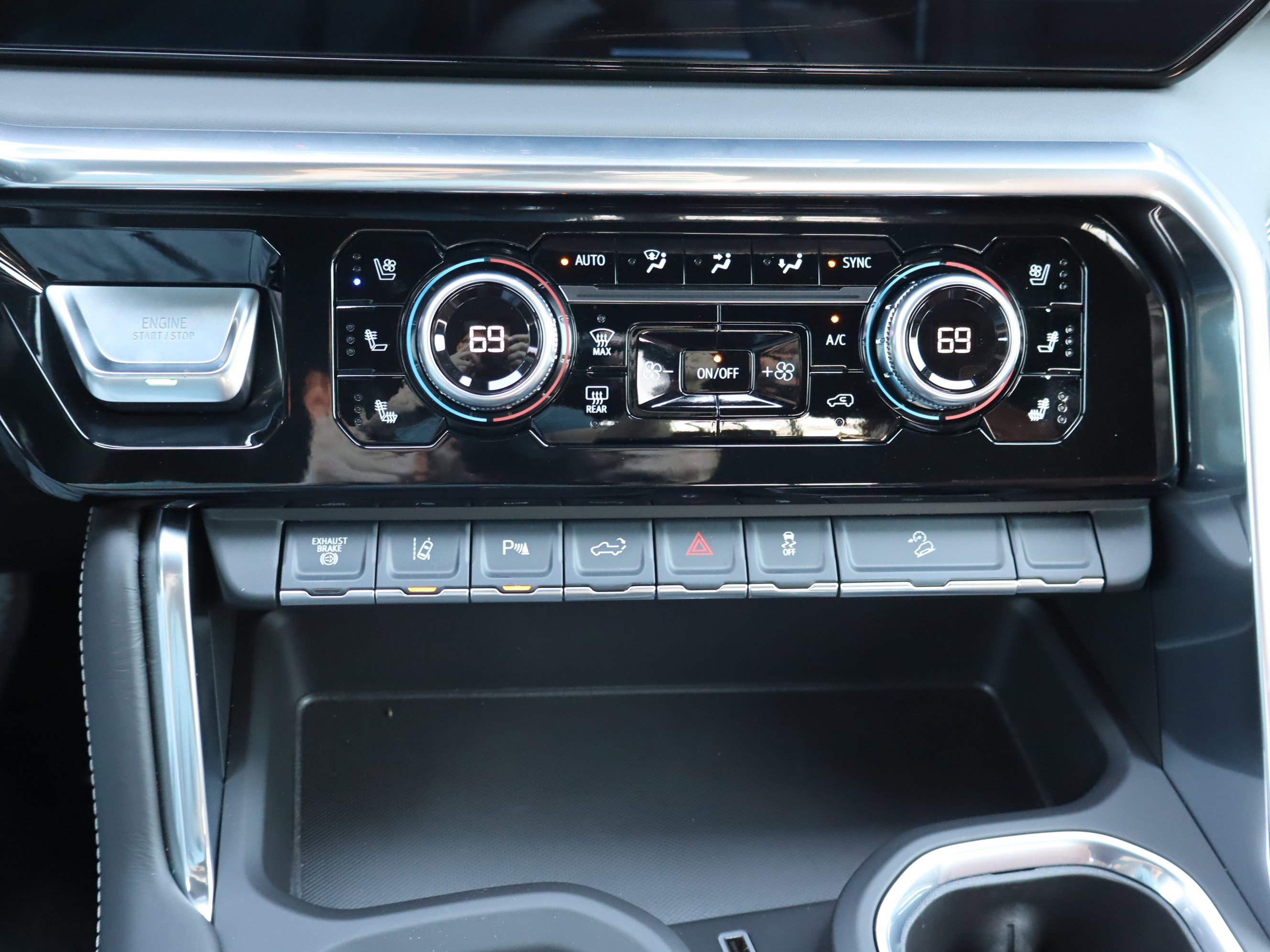 Used 2025 GMC Sierra 2500 Denali Ultimate w/ Max Trailering Package image 33