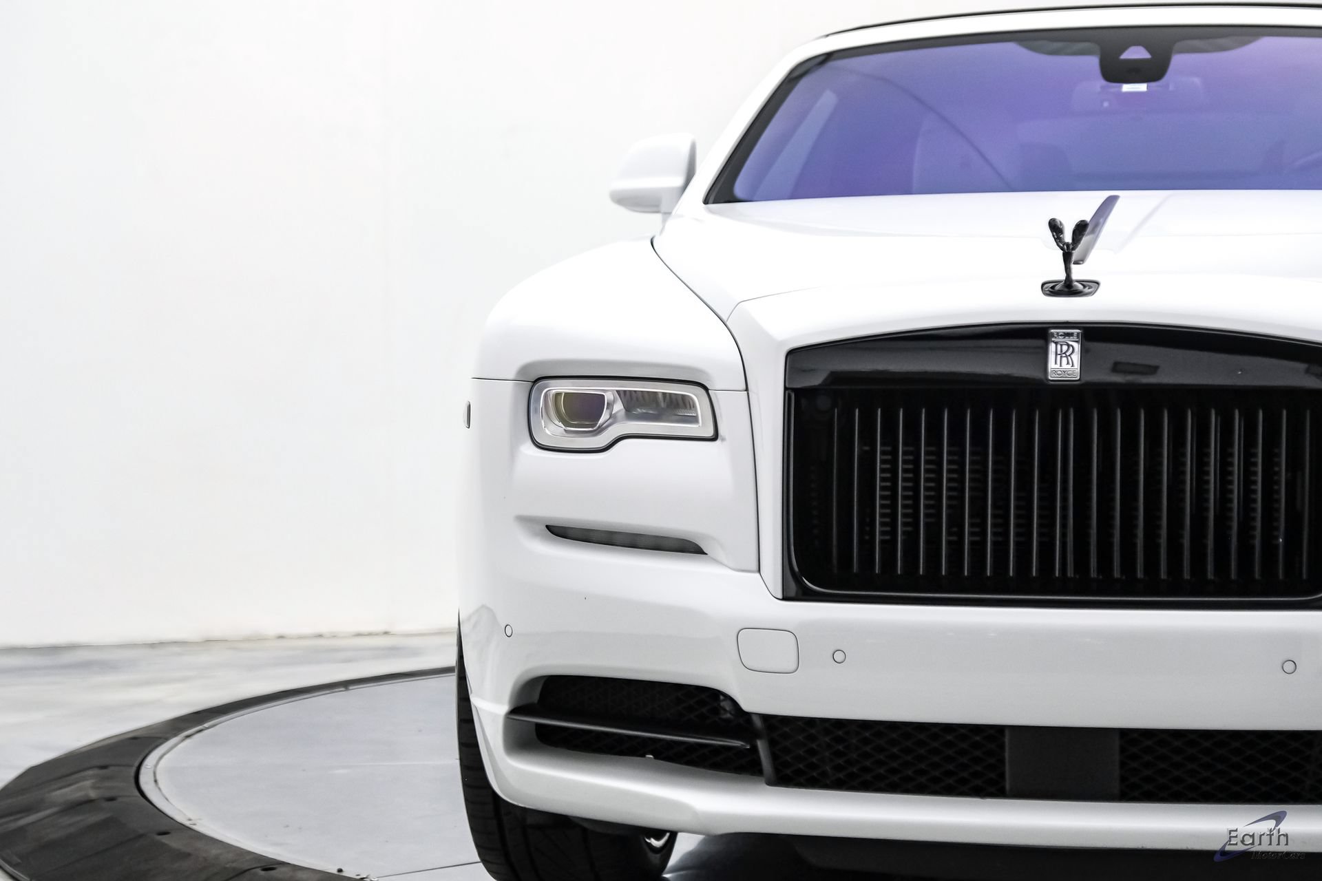 Used 2017 Rolls-Royce Dawn RWD image 38