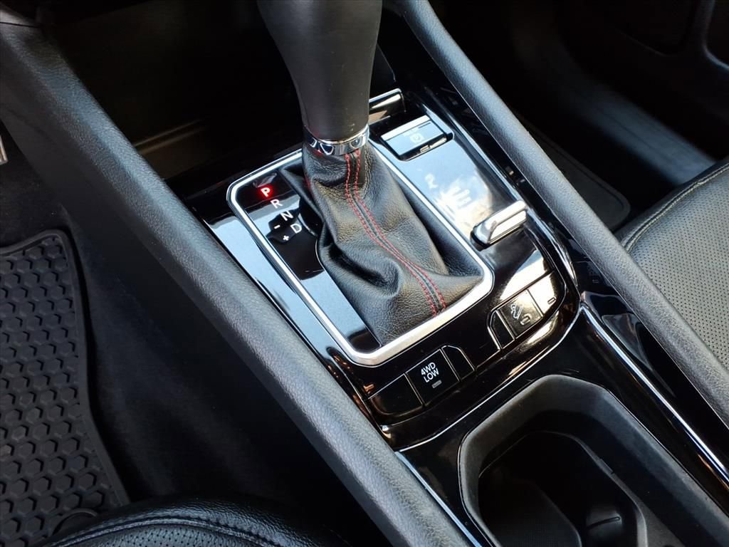 Used 2025 Jeep Compass Trailhawk w/ Trailhawk Elite Group image 28