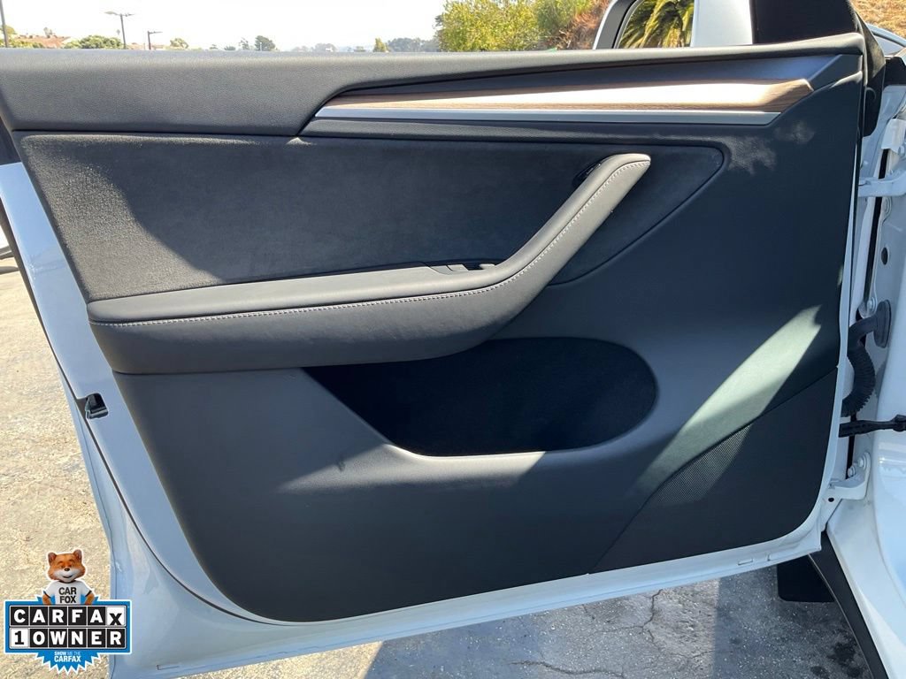 Used 2023 Tesla Model Y Long Range AWD/4WD image 25