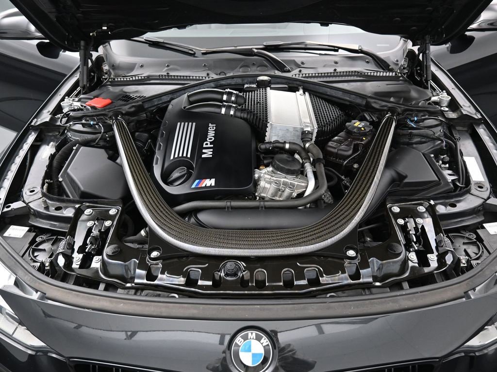 Used 2015 BMW M4 Convertible image 37