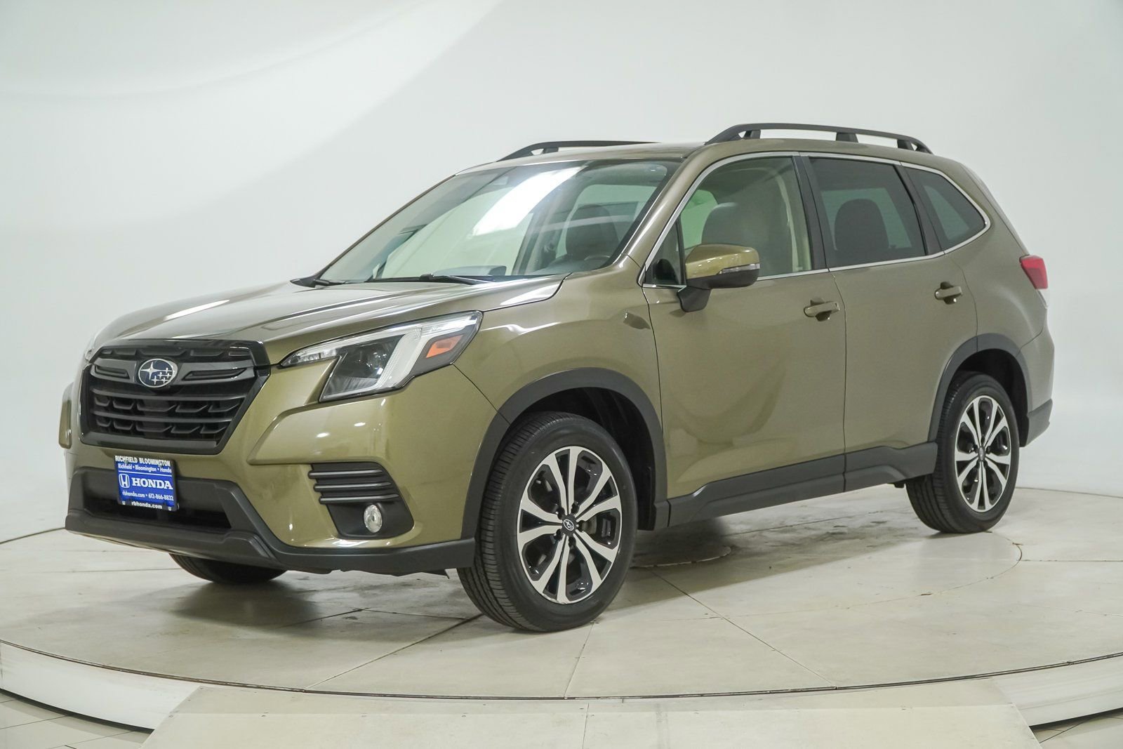 Used 2023 Subaru Forester Limited AWD/4WD image 4
