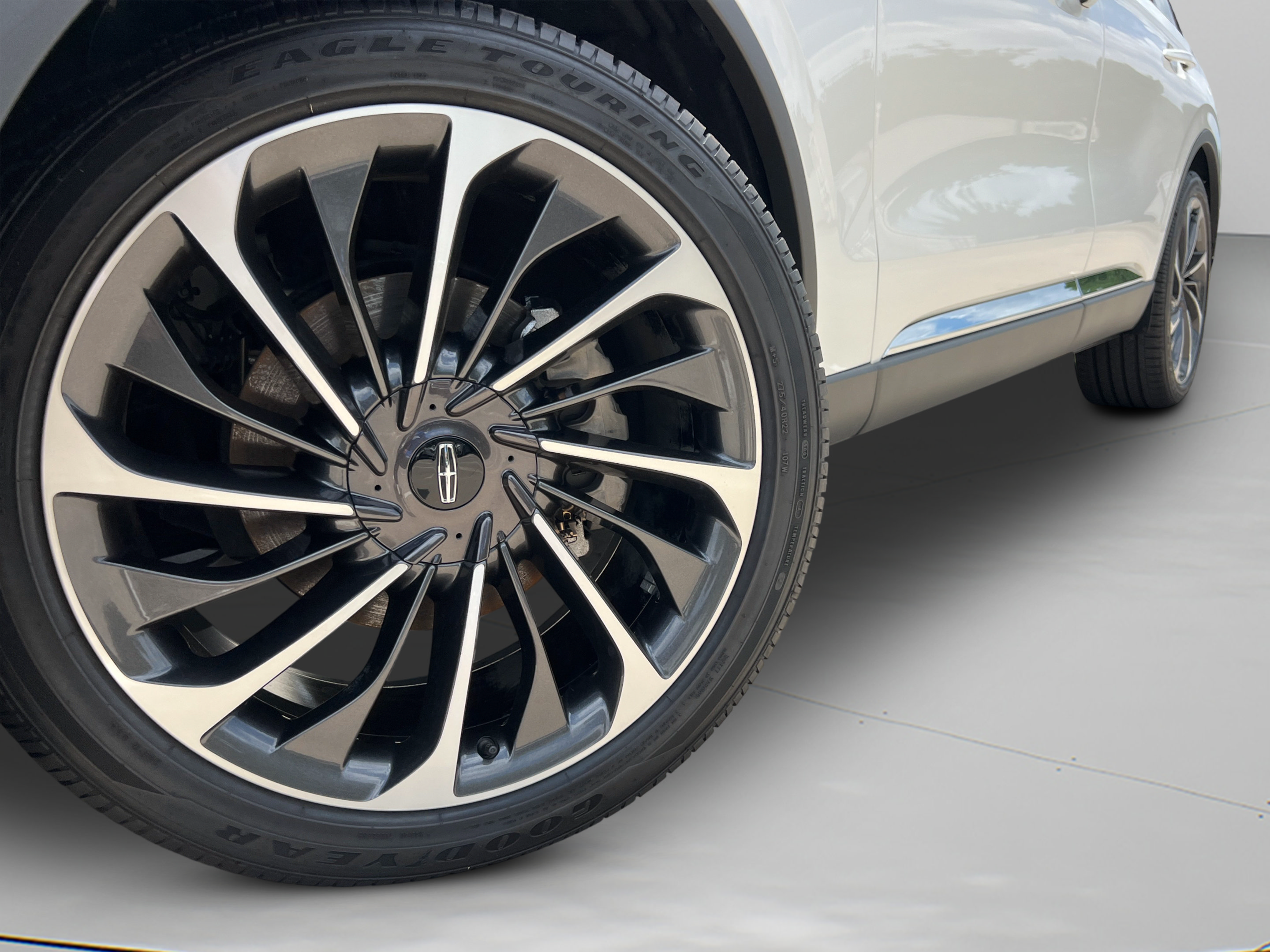New 2025 Lincoln Aviator Reserve w/ Luxury Package RWD image 36