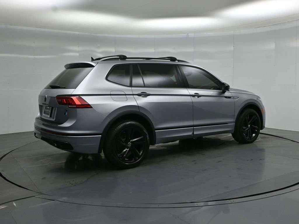 Used 2023 Volkswagen Tiguan SE R-Line image 23