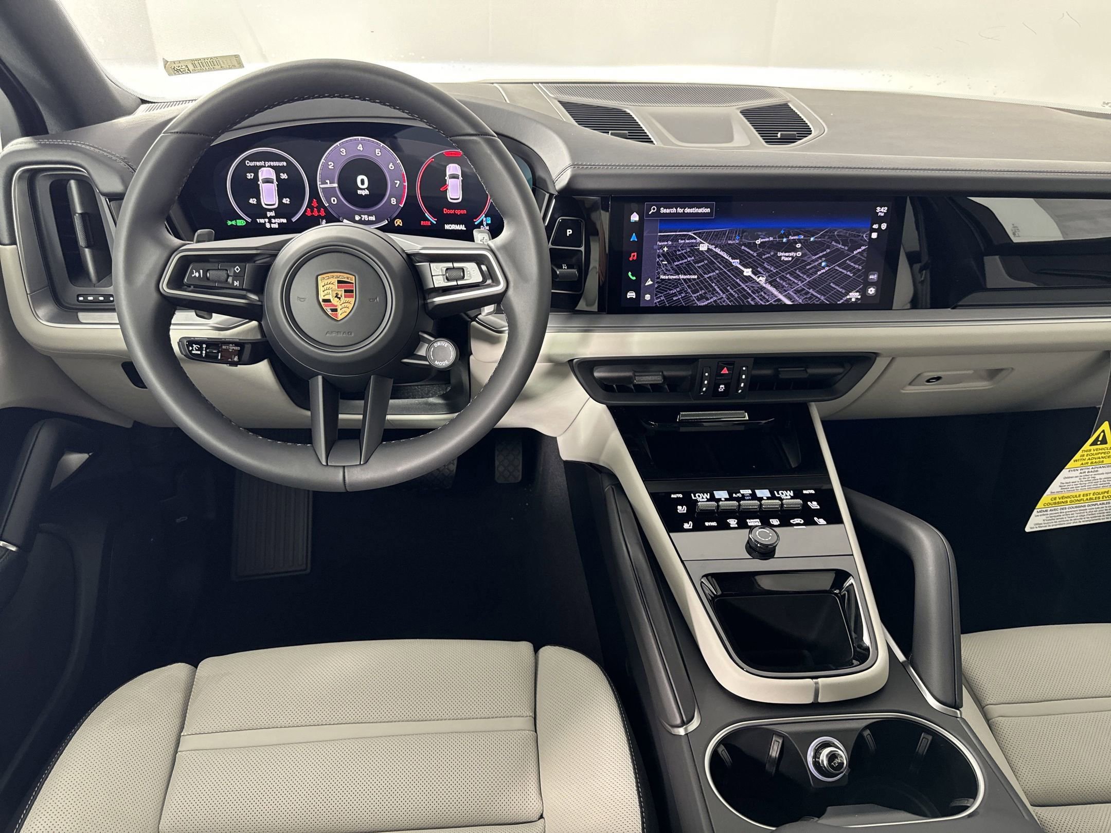 Certified 2025 Porsche Cayenne image 26
