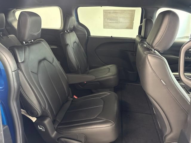 New 2027 Chrysler Pacifica Select AWD/4WD image 25