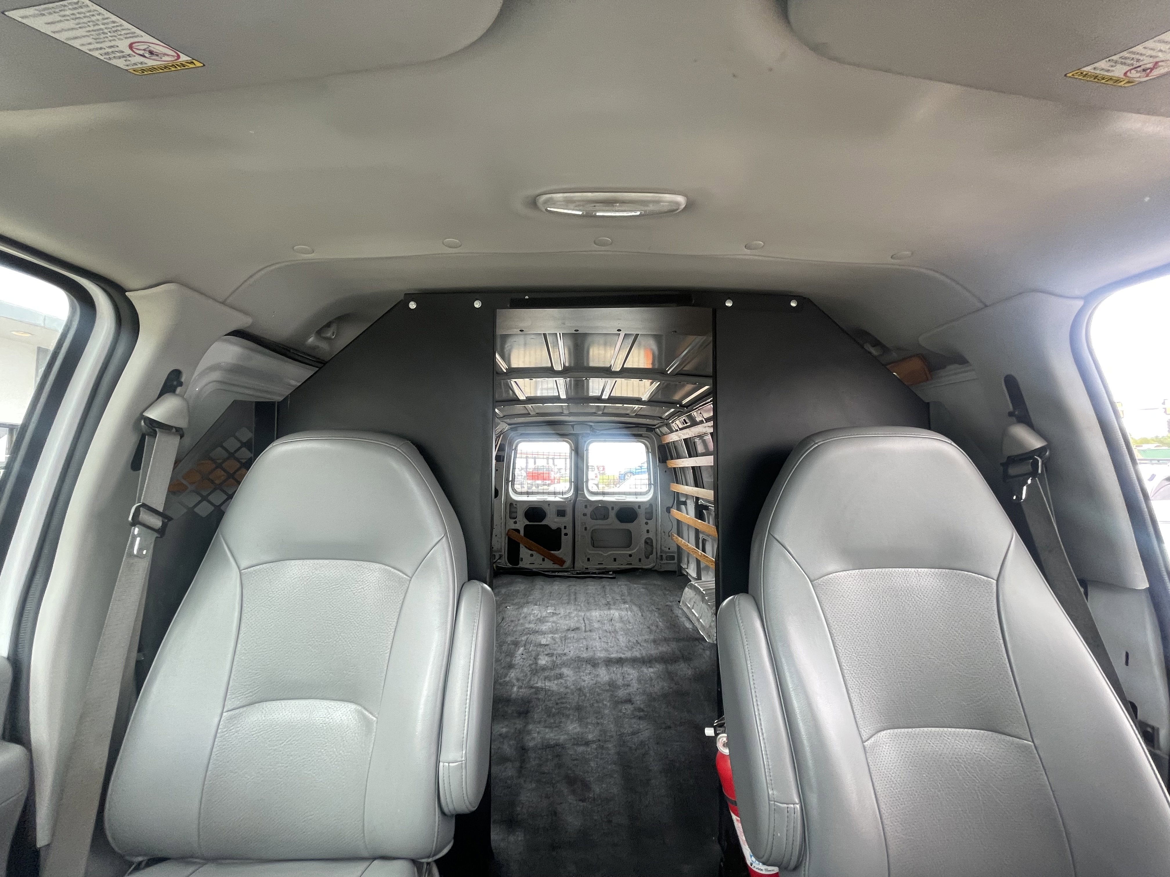 Used 2005 Ford E-350 and Econoline 350 Extended Super Duty image 15