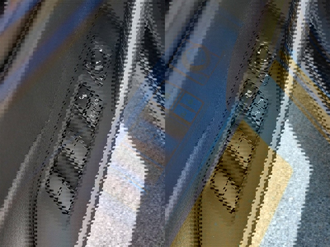 Used 2025 Toyota RAV4 LE image 14