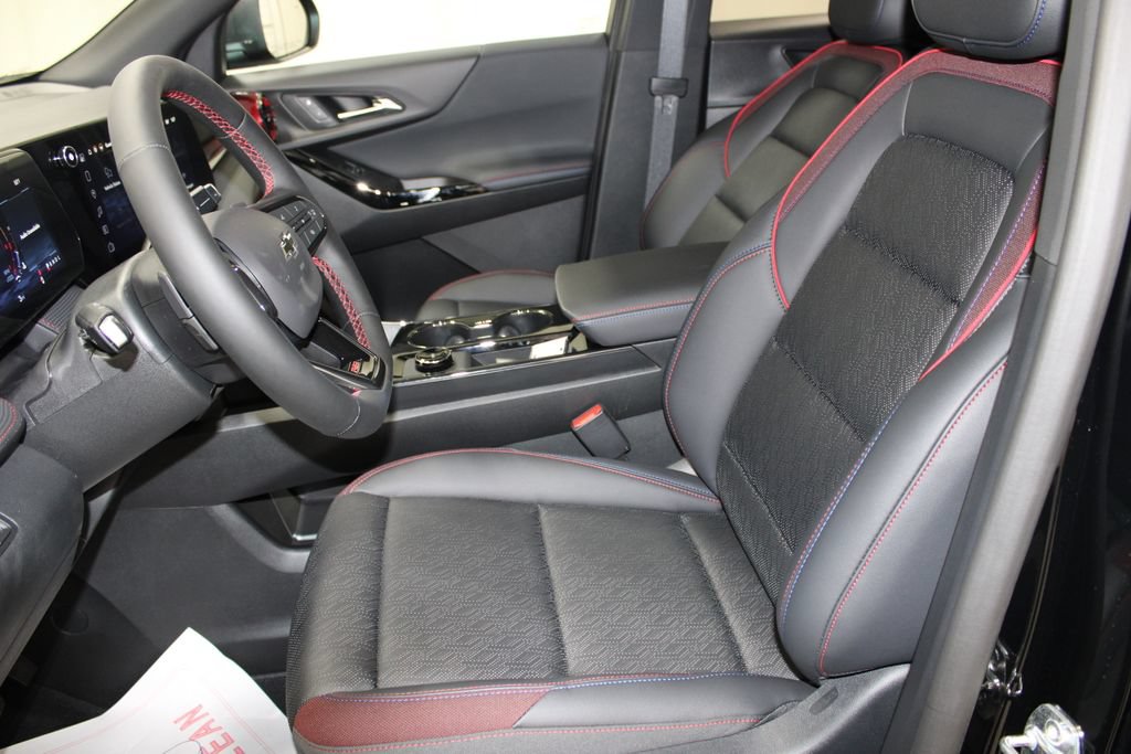 New 2026 Chevrolet Equinox RS w/ Convenience Package III AWD/4WD image 17
