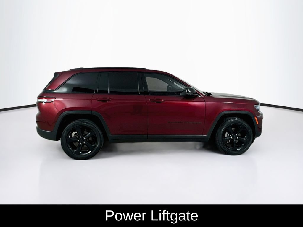 Used 2023 Jeep Grand Cherokee Altitude RWD image 9