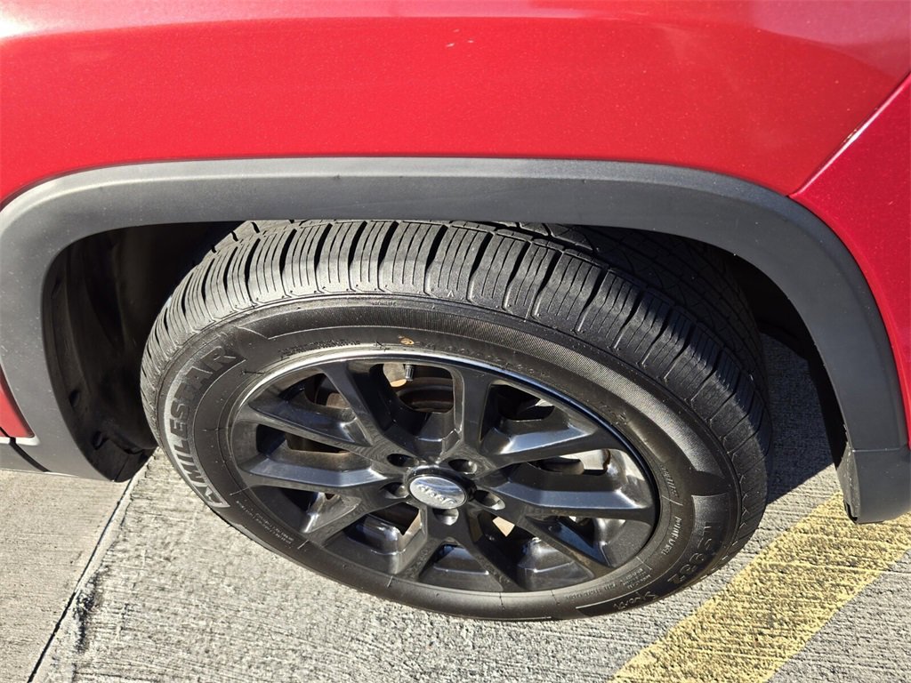 Used 2015 Jeep Cherokee Latitude image 7