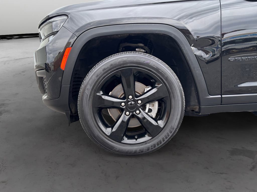 Used 2022 Jeep Grand Cherokee L Laredo AWD/4WD image 9