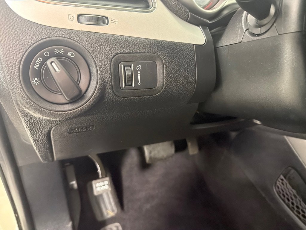 Used 2020 Dodge Journey SE w/ SE Popular Equipment Group FWD image 12