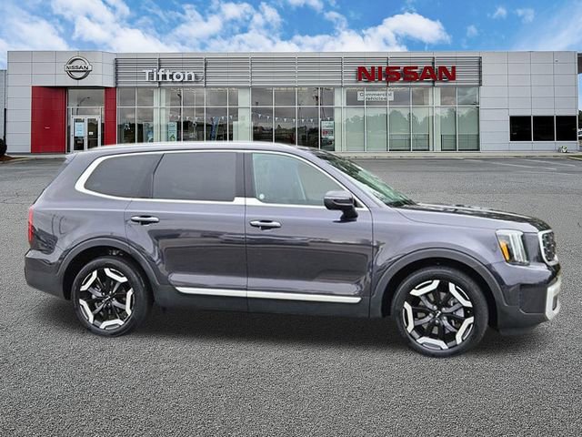 Used 2025 Kia Telluride S FWD image 3