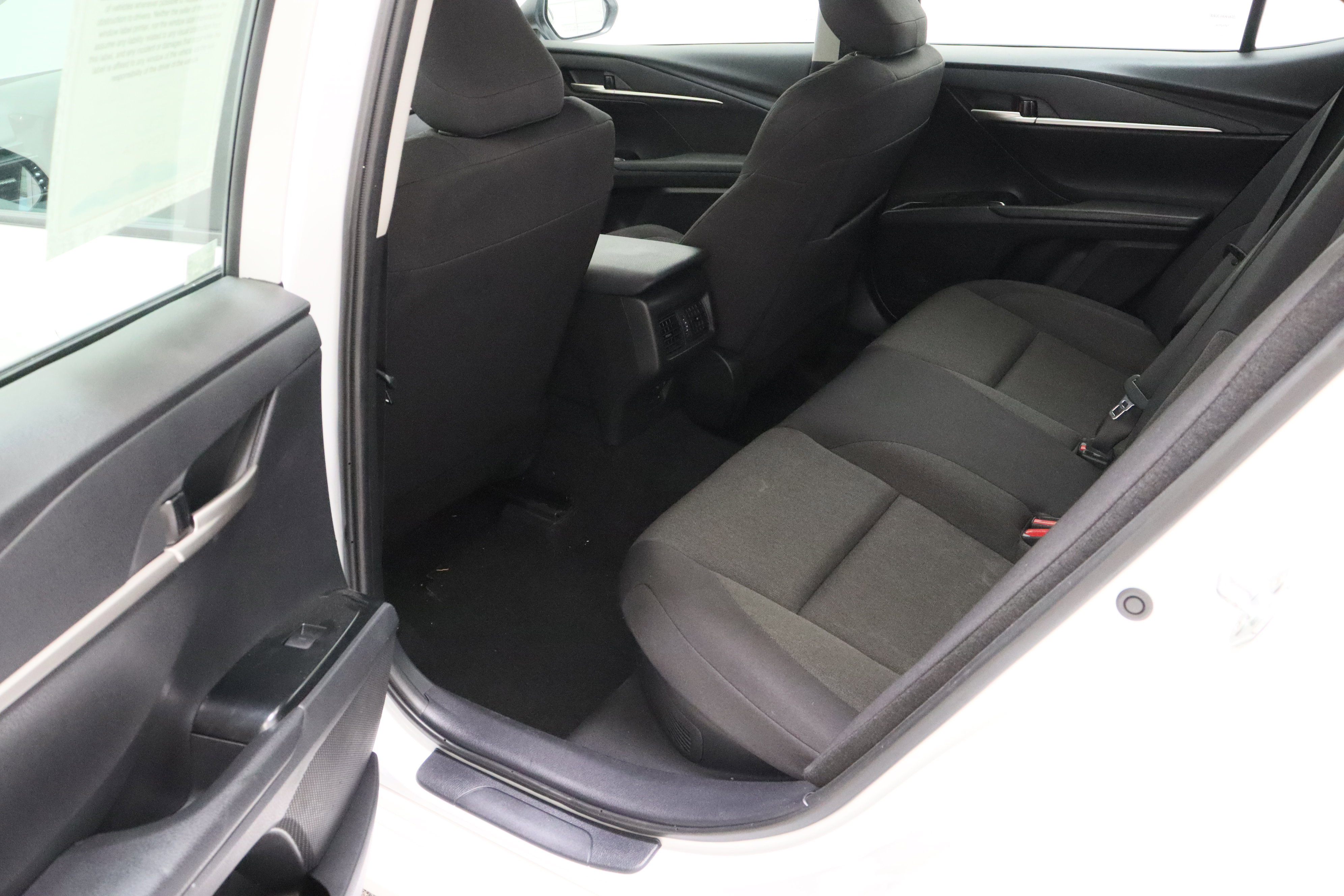 Used 2025 Toyota Camry LE FWD image 26