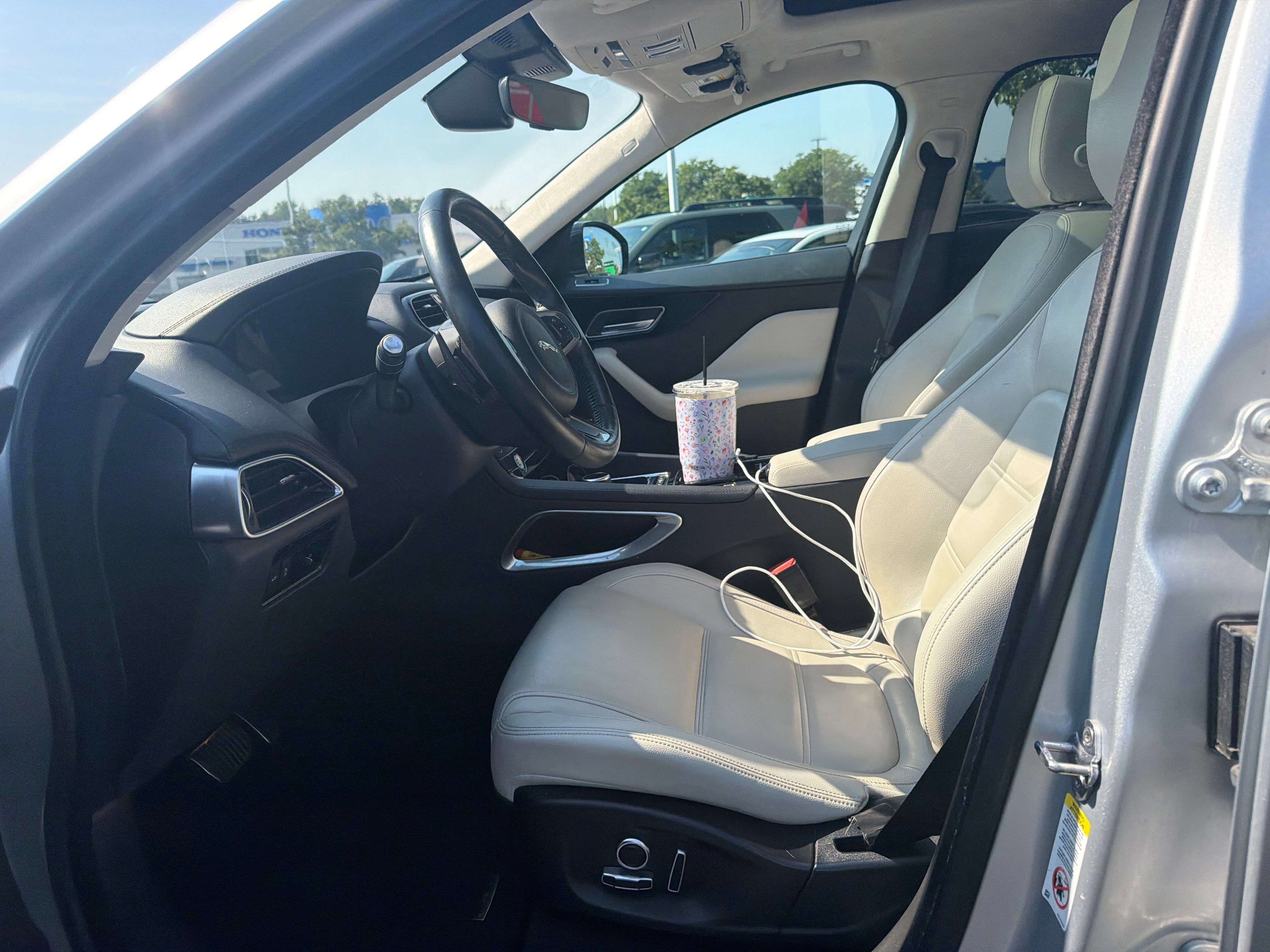 Used 2019 Jaguar F-PACE Prestige AWD/4WD image 25