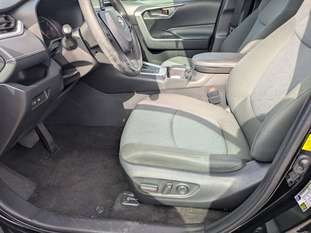 Used 2022 Toyota RAV4 XLE FWD image 12