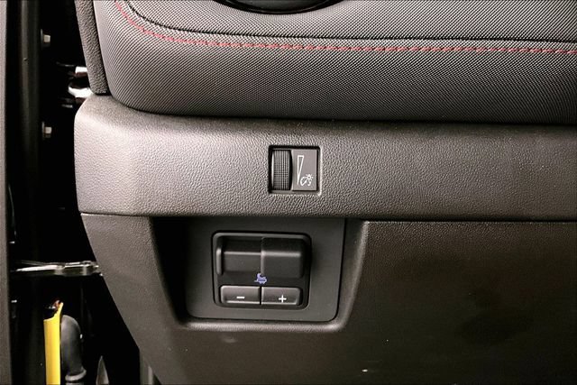 Used 2024 Chevrolet Colorado Z71 w/ Z71 Convenience Package 2 AWD/4WD image 36