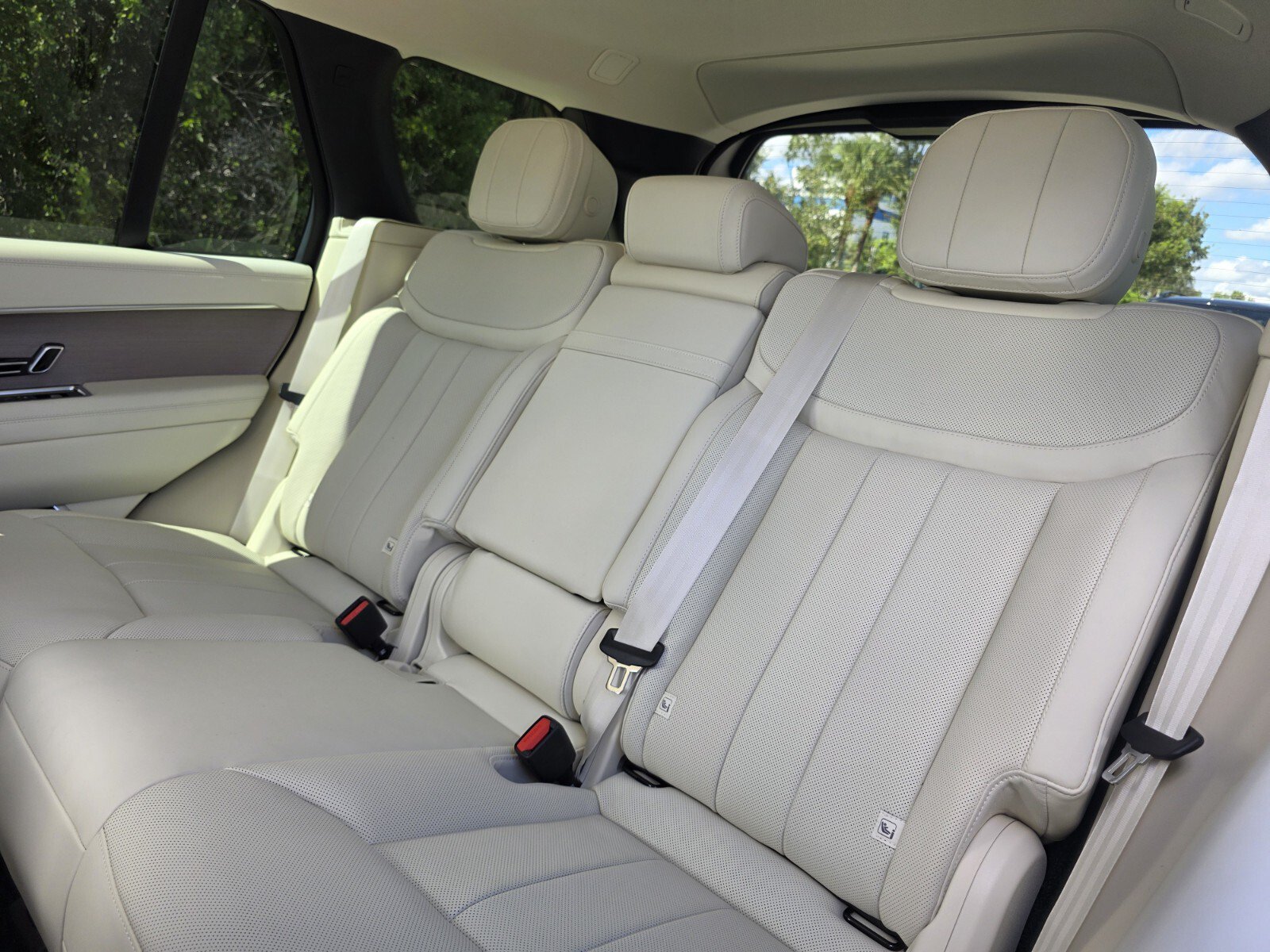 New 2027 Land Rover Range Rover SE AWD/4WD image 13