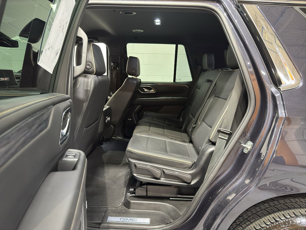Used 2023 GMC Yukon SLT image 11