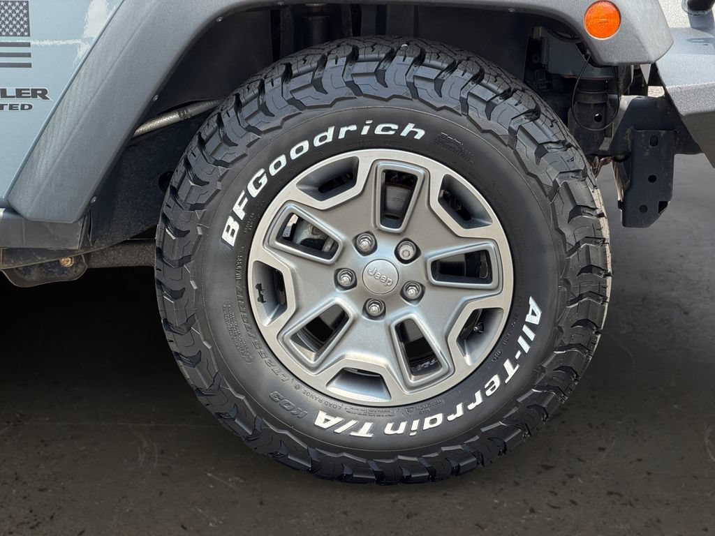 Used 2014 Jeep Wrangler Unlimited Rubicon w/ Connectivity Group AWD/4WD image 10