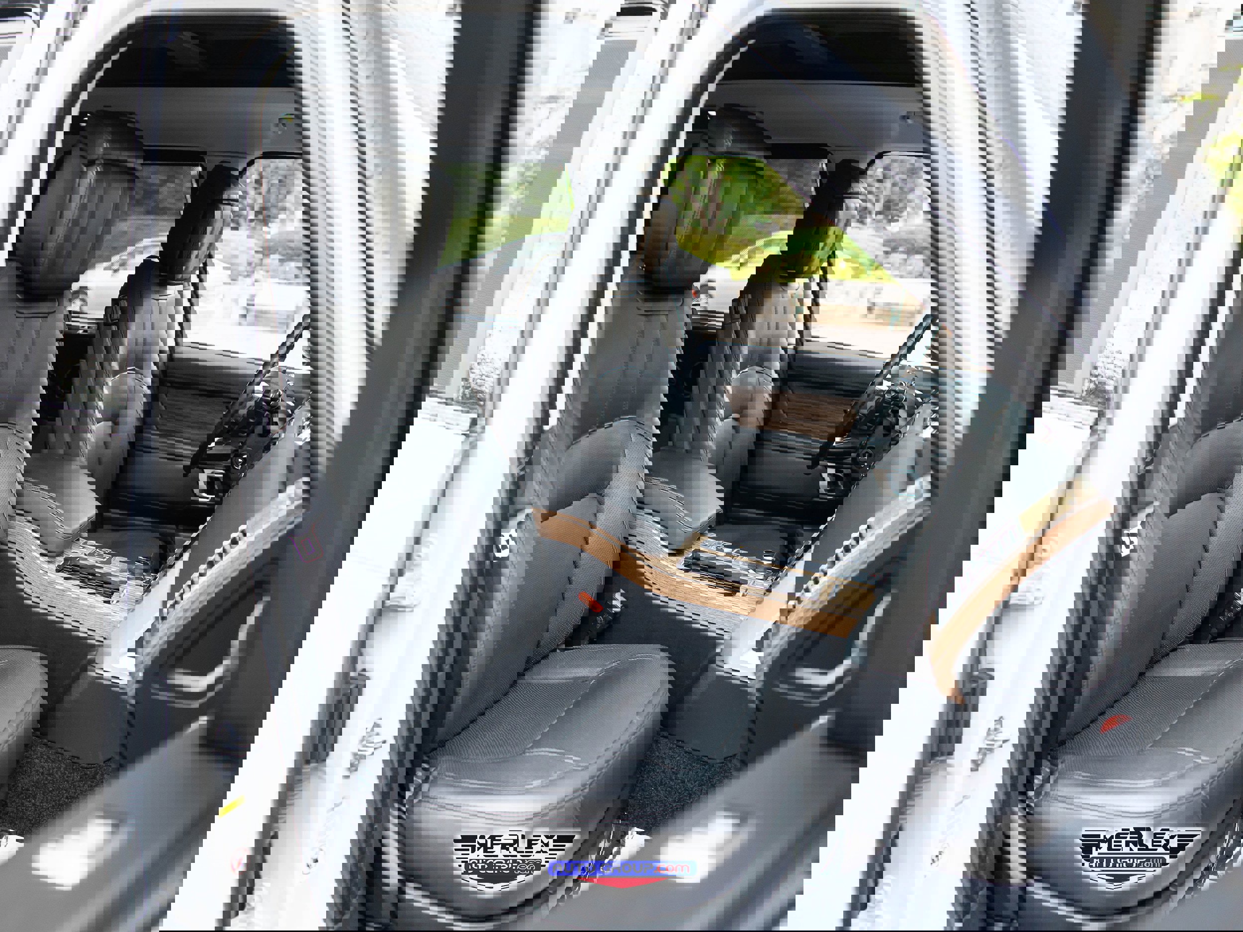 Used 2018 Land Rover Range Rover Long Wheelbase Supercharged image 17