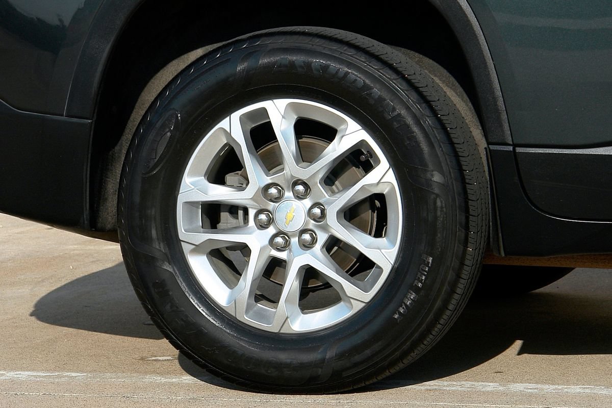 Used 2021 Chevrolet Traverse LT AWD/4WD image 32