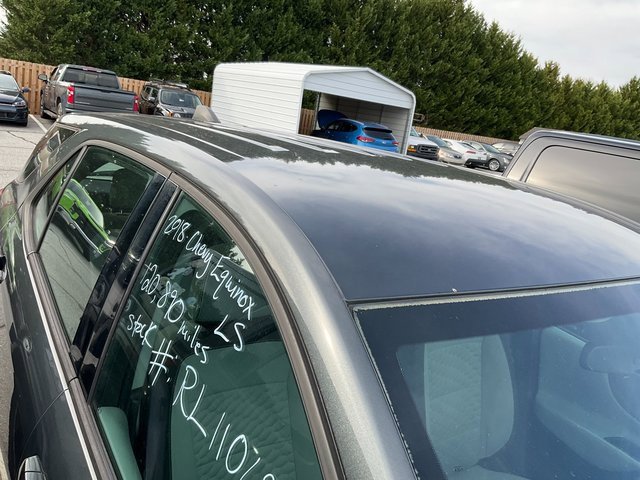 Used 2018 Chevrolet Equinox LS image 9