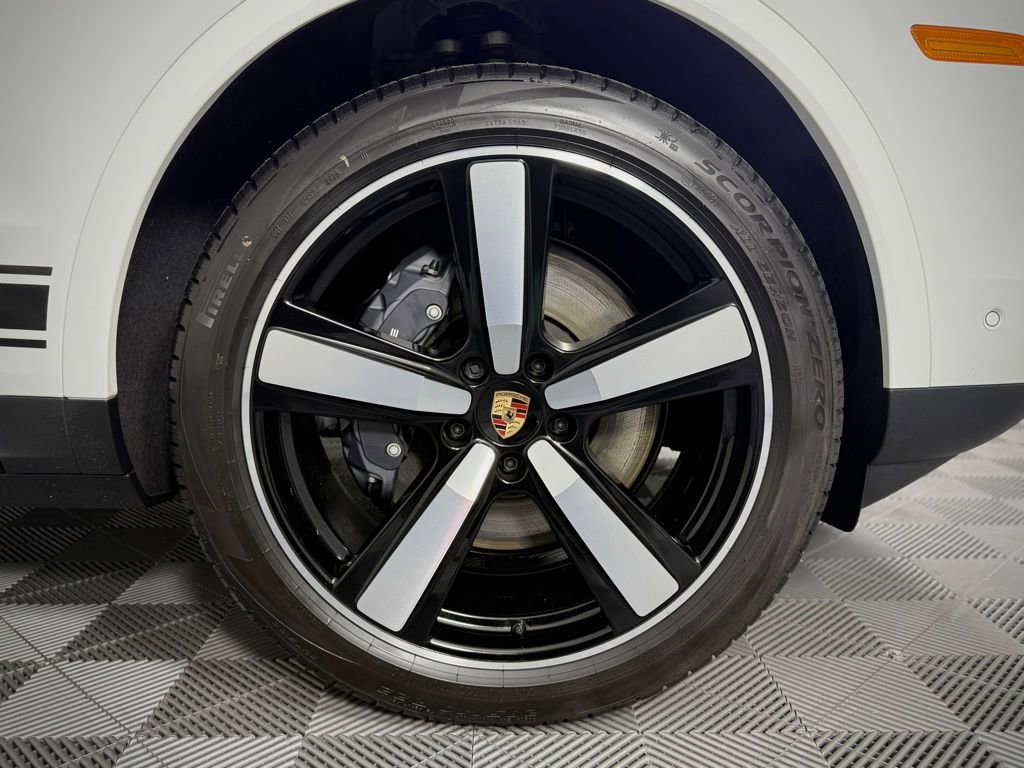New 2026 Porsche Cayenne Coupe AWD/4WD image 19