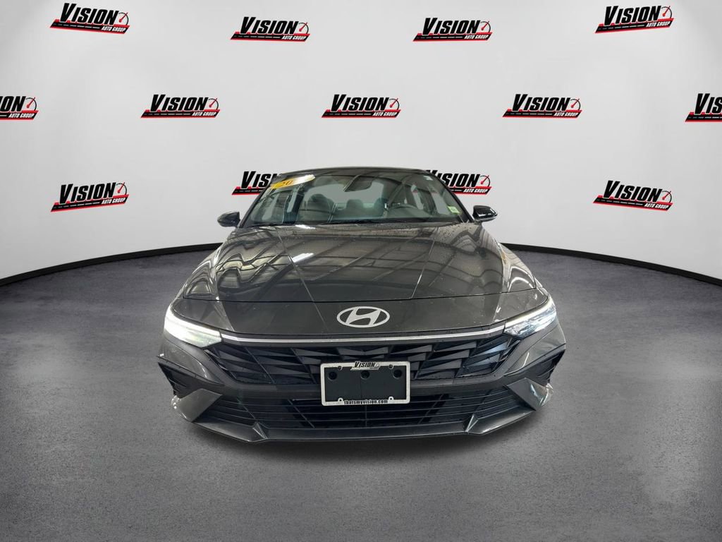 Certified 2025 Hyundai Elantra Sport image 2