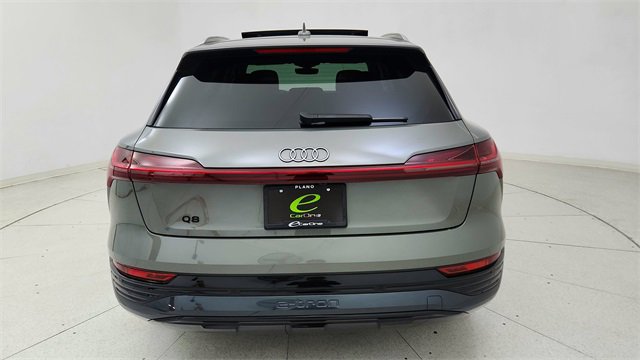 Used 2024 Audi Q8 e-tron Premium image 5