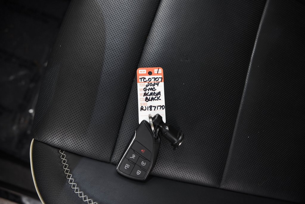 Used 2024 GMC Acadia Denali w/ Super Cruise Package image 25