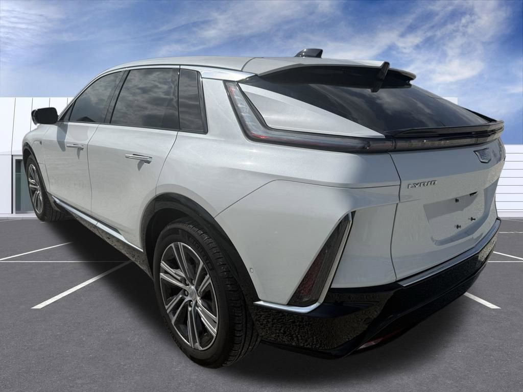 Certified 2024 Cadillac Lyriq Luxury w/ LPO, Floor Liner Package image 4