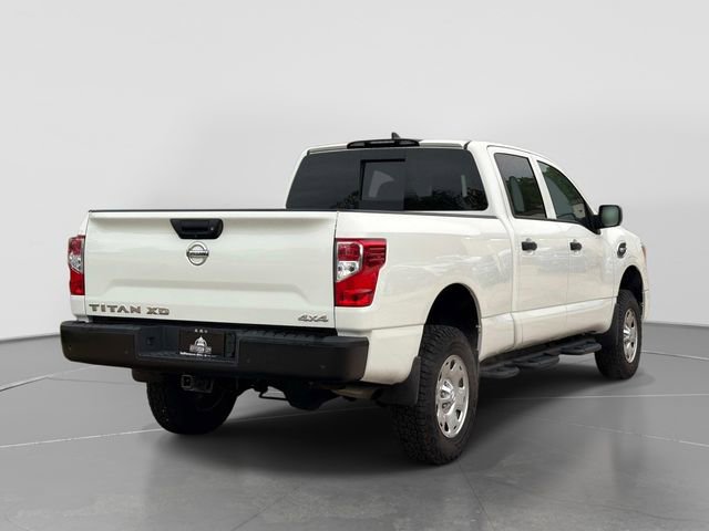 Used 2022 Nissan Titan S w/ HD Front GAWR Package AWD/4WD image 4