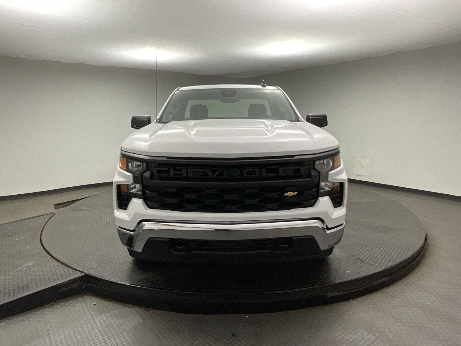 Used 2025 Chevrolet Silverado 1500 W/T RWD image 2