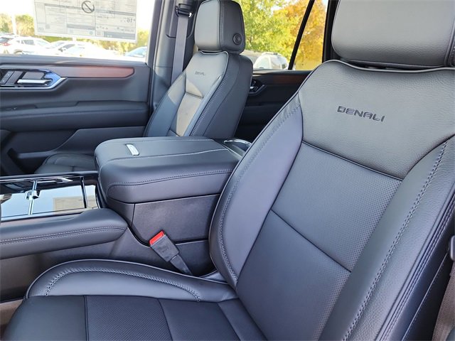 New 2026 GMC Yukon Denali w/ Sun & Power Step Package image 14