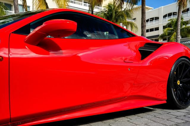 Used 2018 Ferrari 488 GTB image 11