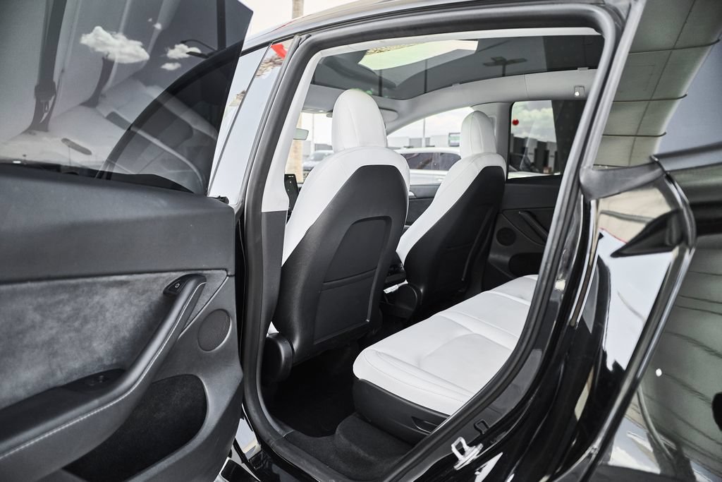 Used 2023 Tesla Model Y Long Range AWD/4WD image 15