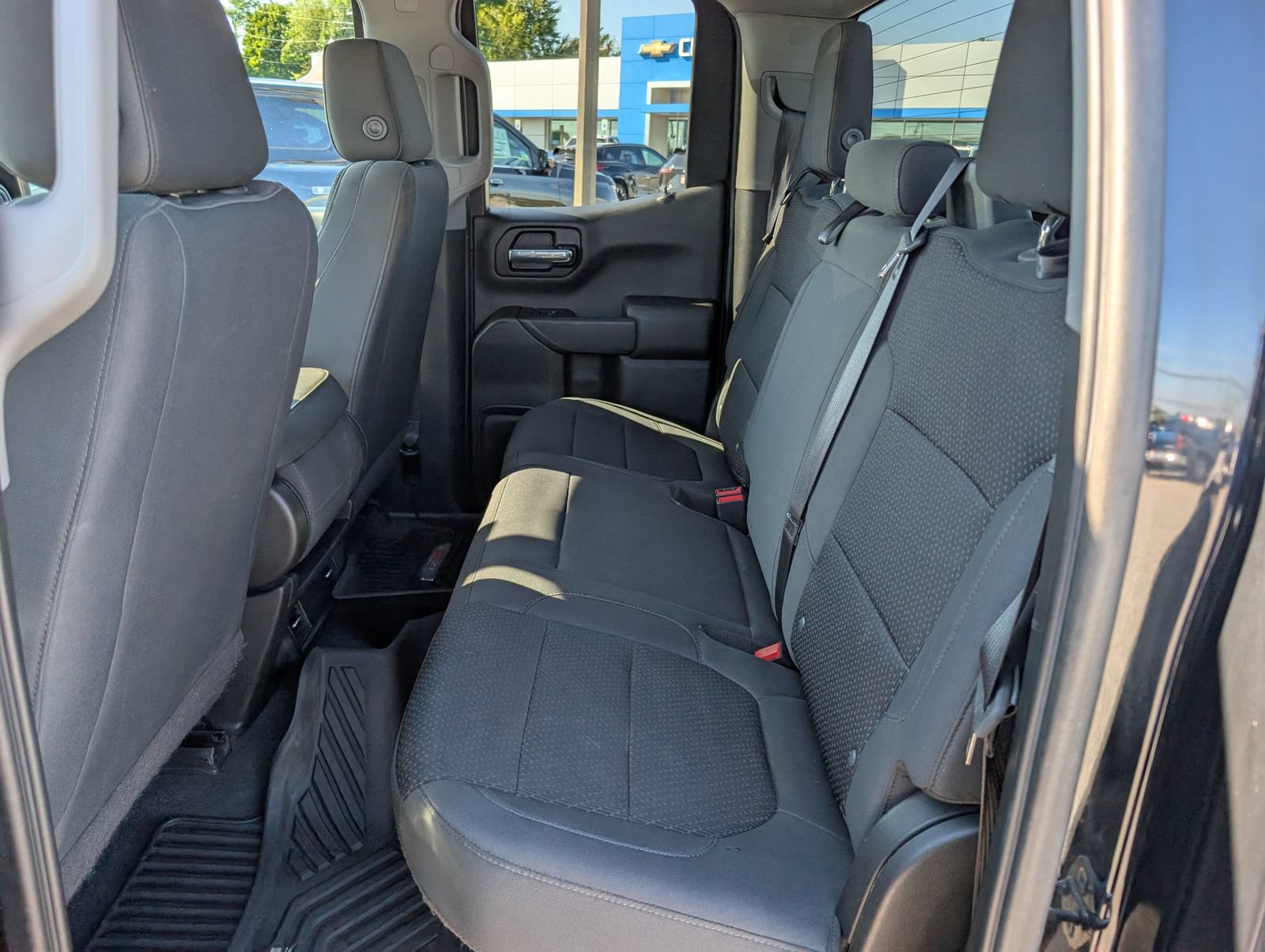 Used 2020 Chevrolet Silverado 1500 Custom w/ Custom Value Package AWD/4WD image 14