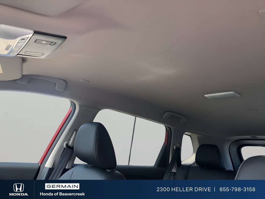 Used 2025 Nissan Rogue SL AWD/4WD image 8