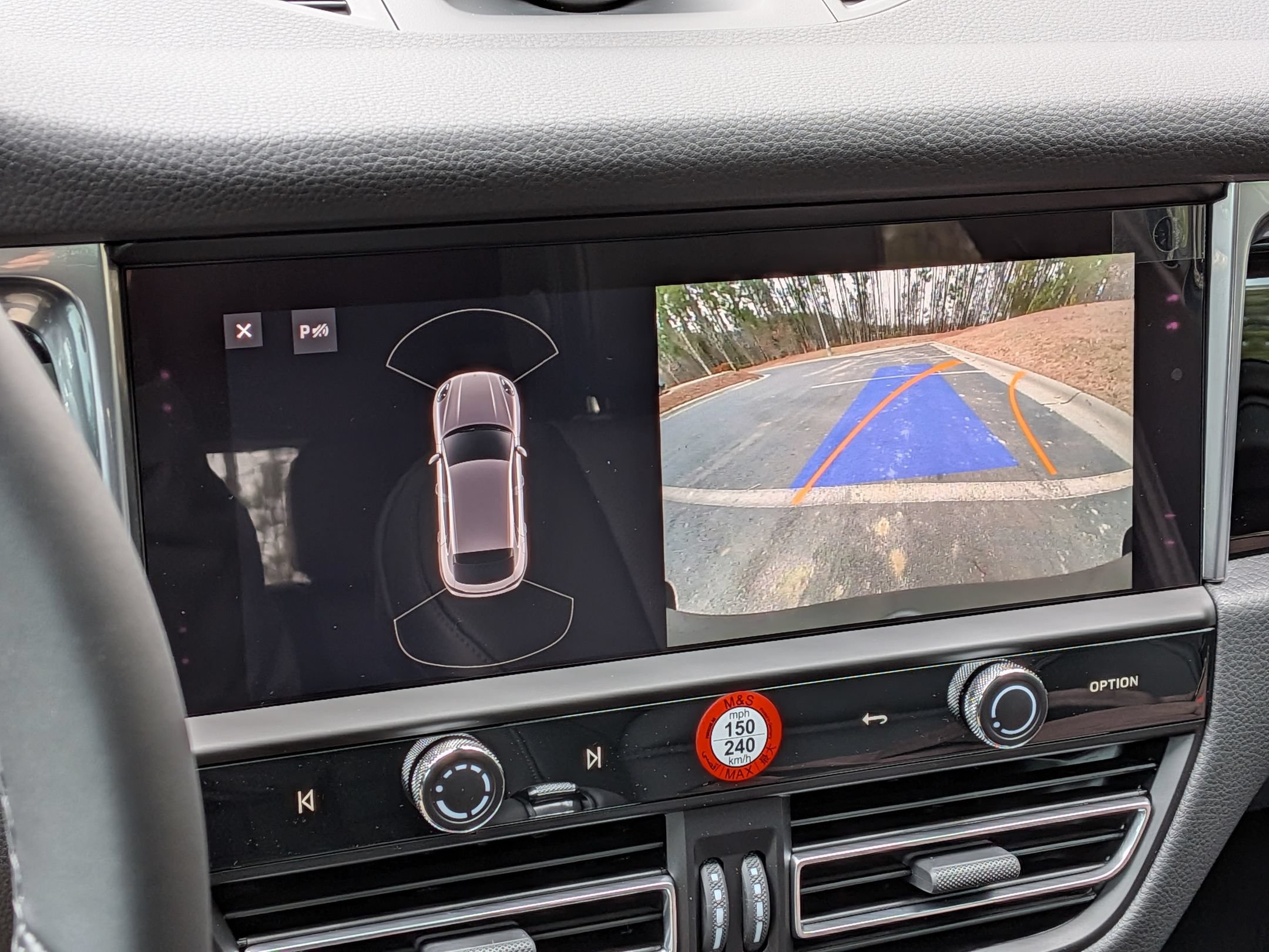Certified 2026 Porsche Macan AWD/4WD image 17