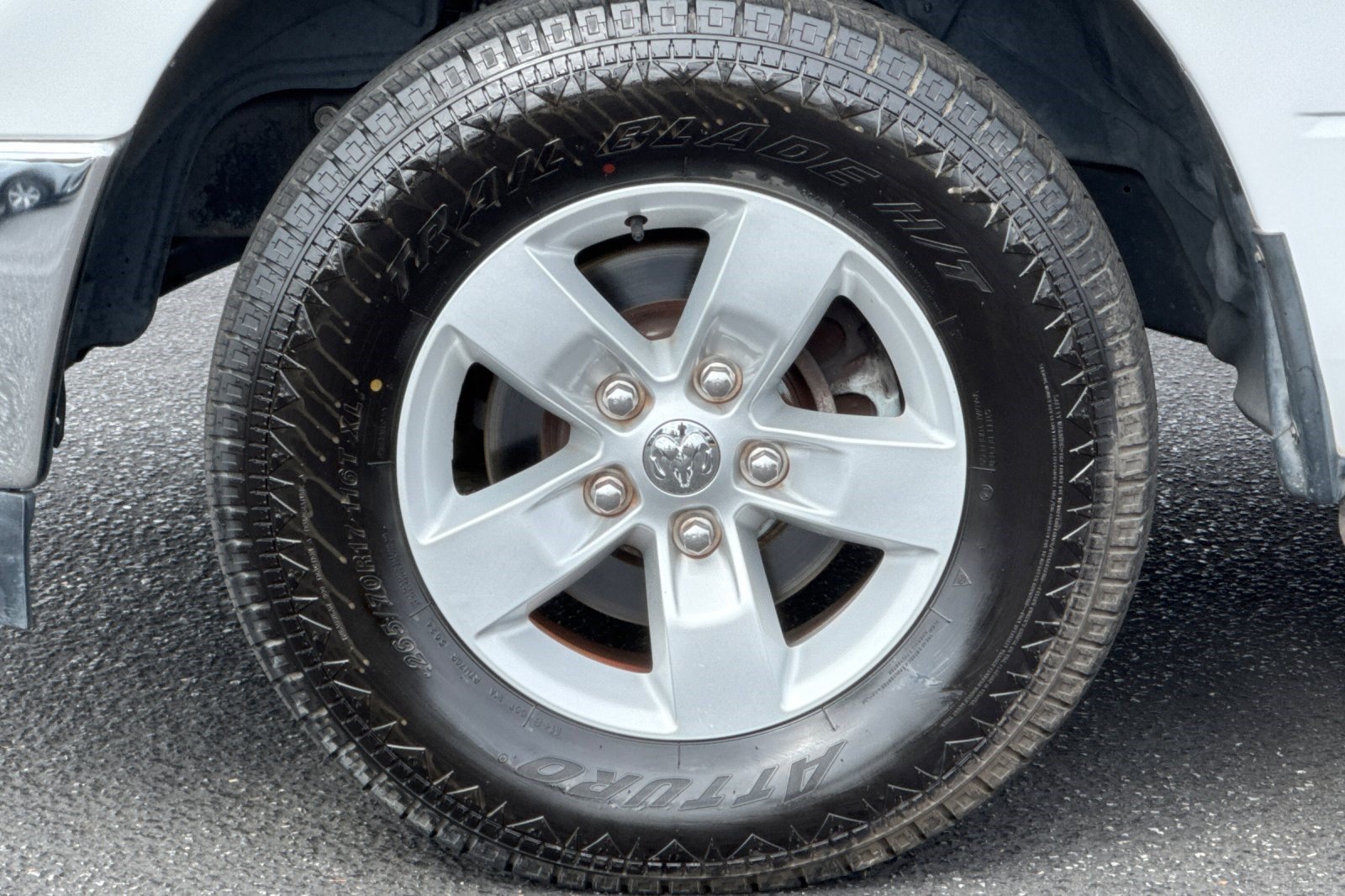 Used 2014 RAM 1500 Classic SLT AWD/4WD image 13
