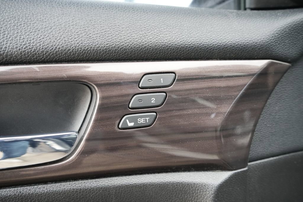 Used 2016 Honda Accord Touring image 21